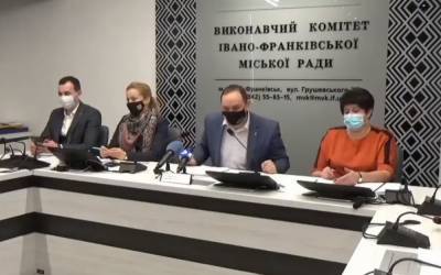 "Всплывет сам": мэр Ивано-Франковска развлекал чиновников шутками об утопленнике