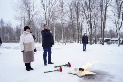 Игорь Руденя возложил цветы к мемориалу в Тверской области