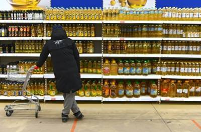Ретейлеры не увидели дефицита масла и сахара в российских магазинах