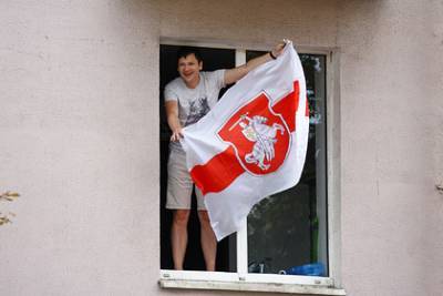 В Белоруссии установили ответственность за вывешивание бело-красно-белых флагов