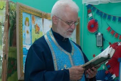 "Ножом в висок": с украинским священником расправились посреди улицы, что известно о его состоянии