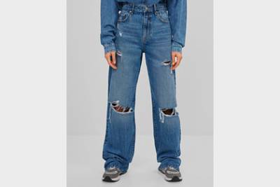 Популярная в 90-х модель джинсов вновь стала трендом