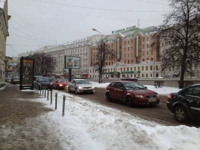 Снежные заносы и мелкие ДТП: В дептрансе рассказали о ситуации на дорогах Москвы