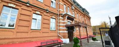 В Оренбурге прекращает работу COVID-центр в родильном доме на улице 8 Марта