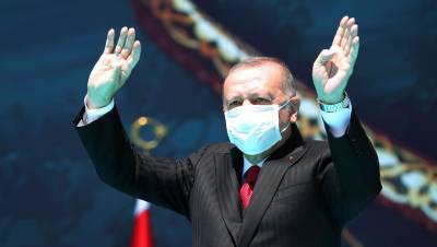 Эрдоган вакцинируется от COVID-19