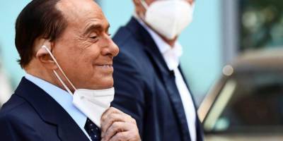 Бывшего премьера Италии Берлускони госпитализировали в больницу Монако