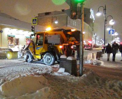 Как расчищают улицы Москвы после мощного снегопада