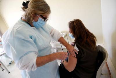 В Турции уже 100 тысяч человек вакцинировались от коронавируса китайским препаратом Sinovac