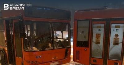 В Казани на улице Сахарова столкнулись два автобуса