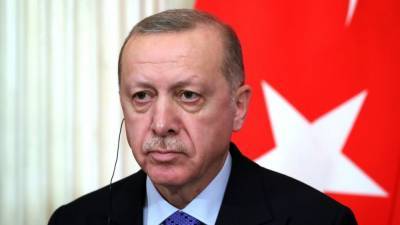 Глава Турции привился от коронавируса