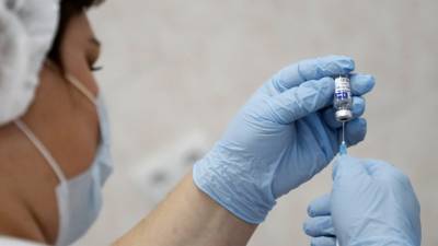 Собянин: прививка защищает дольше, чем антитела переболевших