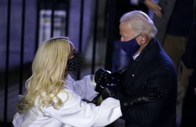 Леди Гага и Дженнифер Лопес выступят на церемонии инаугурации Байдена