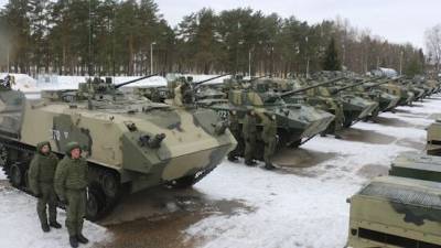 Подразделения ВДВ под Волгоградом применили танки в ходе учений