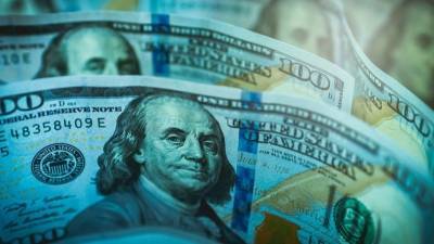 Доллар оказался под ударом из-за угрозы США отключить Россию от SWIFT