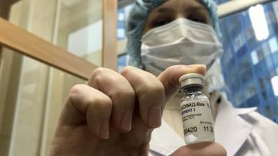 Москвичи побили рекорд по записи на вакцинацию от COVID-19