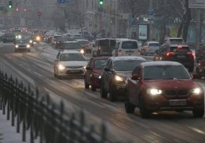 Как безопасно ездить в мороз и снегопад: полиция дала советы автомобилистам