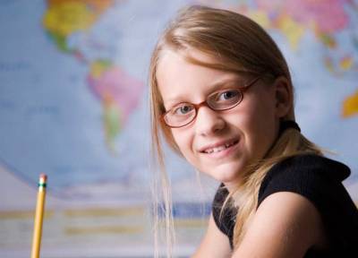 Детская близорукость в школьном возрасте: как ее распознать и что потом делать