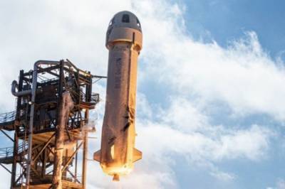Компания-конкурент SpaceX осуществила успешный запуск пассажирской ракеты