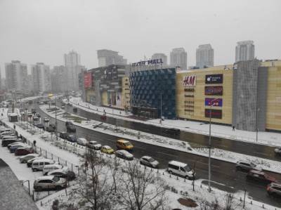 Столицу Украины накрыло снегом (ФОТО)