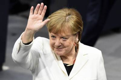 Меркель рассматривает локдаун с остановкой транспорта по всей Германии, - СМИ
