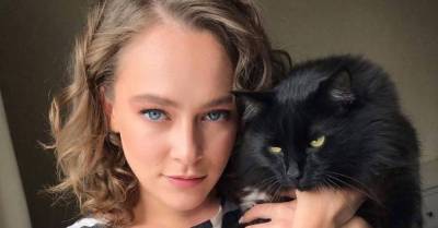 Аглая Тарасова поделилась нежными фото со сводной сестрой — дочерью Юрия Колокольникова