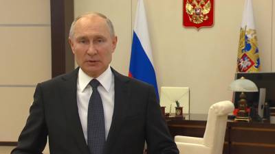 Путин поздравил следователей с 10-летием создания СК РФ