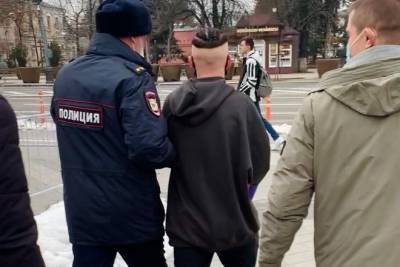 В Краснодаре полиция задержала тиктокера Даню Милохина после встречи с подписчиками