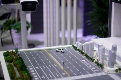 Huawei отказался от беспилотных машин и решил сделать «умную дорогу»