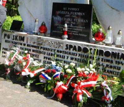 В Польше мэр спасает памятник советским десантникам