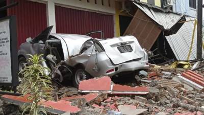 Число жертв землетрясения в Индонезии увеличилось до 34