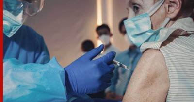 В России началась вакцинация от коронавируса еще одной группы граждан