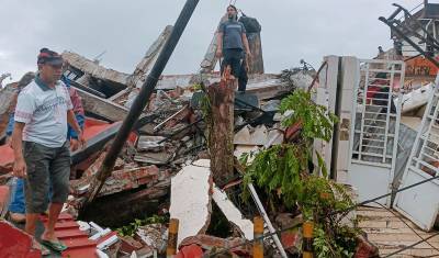 Более 30 человек стали жертвами землетрясений в Индонезии
