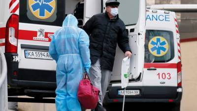 На Украине выявили 8199 новых случаев коронавируса за сутки