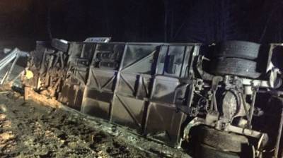 Столкновение грузовика и автобуса в Индии унесло жизни более 10 человек