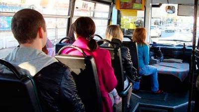 Депутаты хотят запретить водителям автобусов и маршруток включать музыку и фильмы