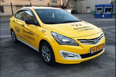 Из-за мастурбировавшего за рулем таксиста «СитиМобил» заблокировал таксопарк