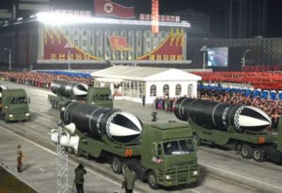 Ким Чен Ын похвастался новыми баллистическими ракетами КНДР (ФОТО, ВИДЕО)