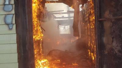 Под Магнитогорском из-за фена сгорел трехэтажный дом