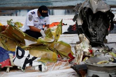 Эксперты извлекли данные из «черного ящика» упавшего индонезийского Boeing