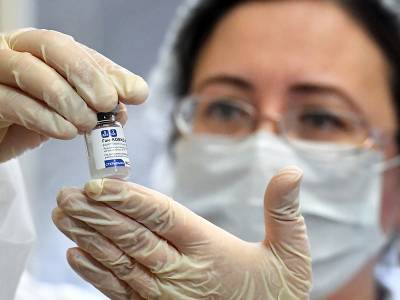 Попова назвала сроки регистрации третьей вакцины от COVID-19