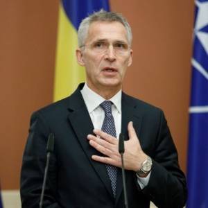 В НАТО обеспокоены увеличением войск РФ в Крыму