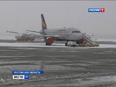 Аэропорт Платов закрыт на несколько часов: взлетно-посадочную полосу расчищают от снега