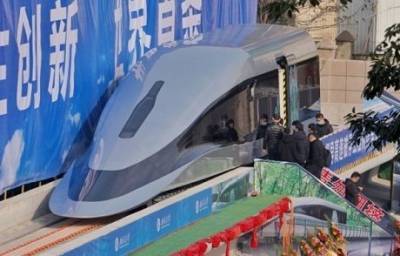 В Китае презентовали супербыстрый поезд будущего (ФОТО)