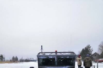 По льду озера Тверской области начали курсировать аэроглиссеры