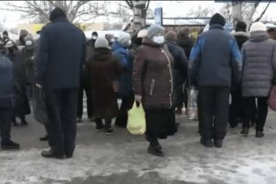 Протесты против повышения тарифов на газ: в Херсонской области люди перекрыли дорогу всеукраинского значения