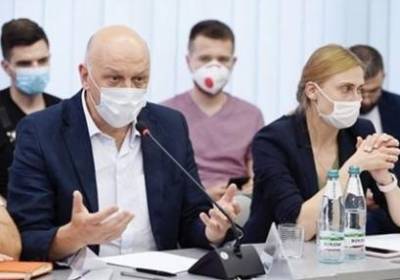 СМИ: Вакцинация в Украине срывается в том числе из-за советника главы ОП Михаила Пасечника
