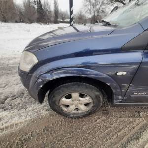 В Днепровском районе Запорожья столкнулись три автомобиля: есть пострадавший. Фото