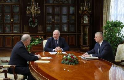 "Экономика прежде всего" - Александр Лукашенко ориентирует банки на кредитование реального сектора, но без "воздушных денег"