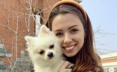 "Девушка с собачкой" из Уханя всё же заболела коронавирусом в Украине