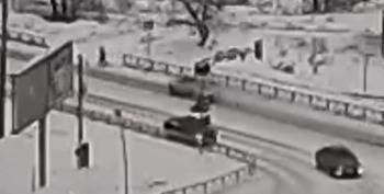 Две девушки попали под колеса автомобиля на «зебре» в Вологде